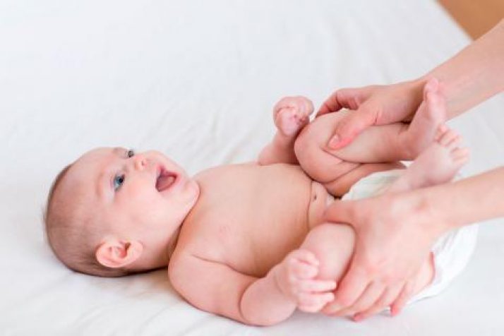 Bebés con gases y estreñimiento: Recomendaciones para evitarlos