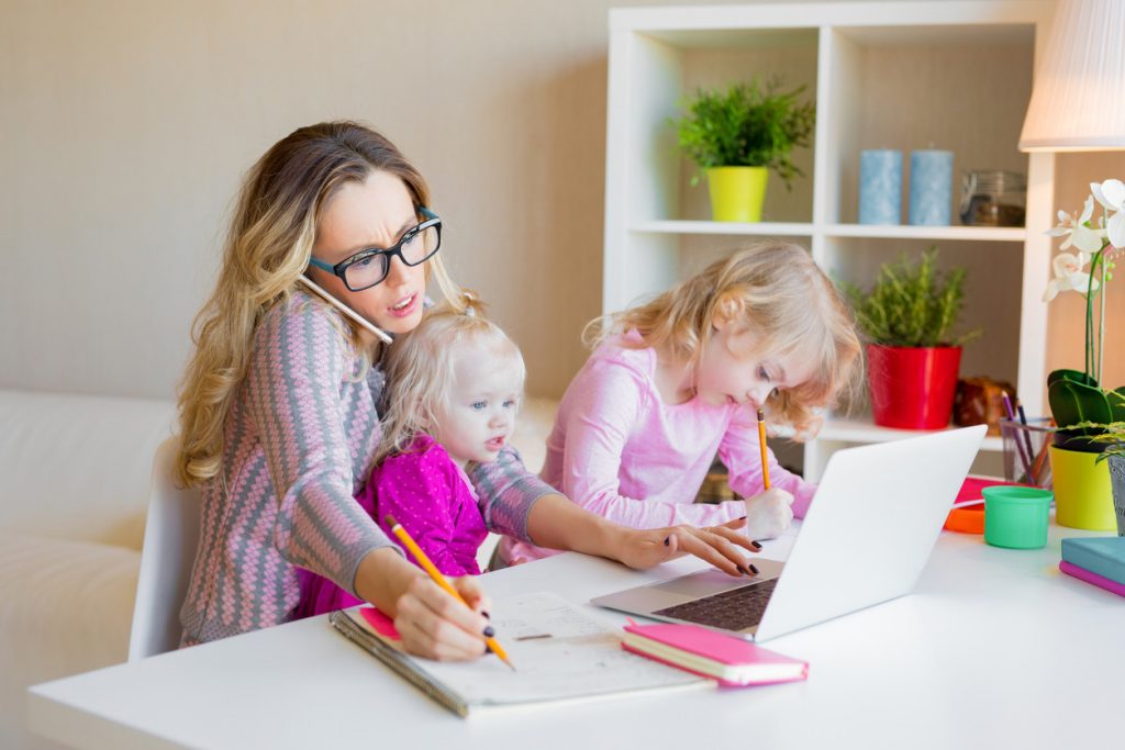 Trabajar este verano en casa con niños sin morir en el intento