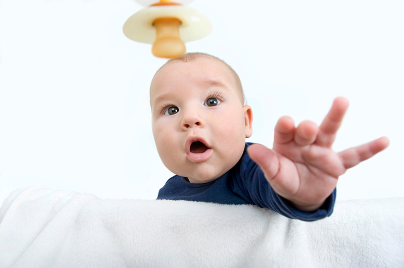 Cuándo poner chupete al bebé y cómo usarlo?
