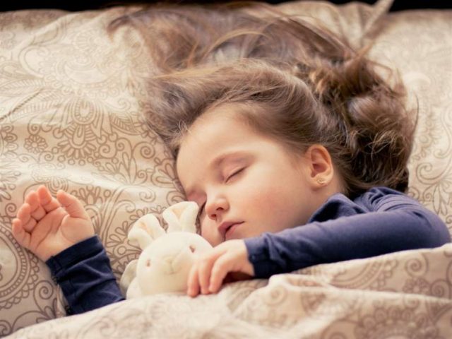 Rutina de sueño para que tu hijo duerma bien