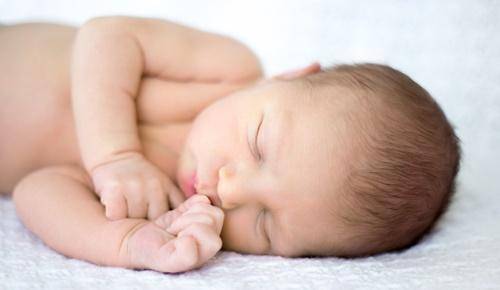 Como Cuidar A Un Bebe De Dos Meses De Nacido La Casa Del Peque