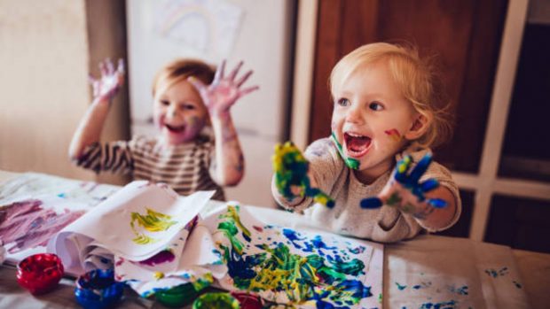 El Poder del Juego Creativo: Estimulando la Imaginación de tu Hijo 