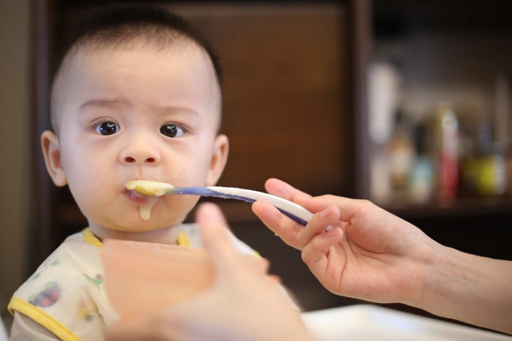 Alimentación Complementaria: Introducción de Alimentos Sólidos
