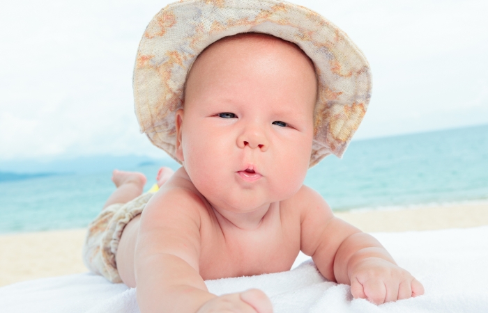 Cómo Proteger a tu Bebé del Calor en Verano