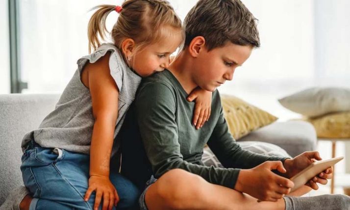 Cómo Gestionar los Celos entre Hermanos desde el Amor y el Respeto