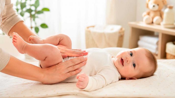 Cómo ayudar a un bebé a hacer caca: consejos seguros para aliviar el estreñimiento